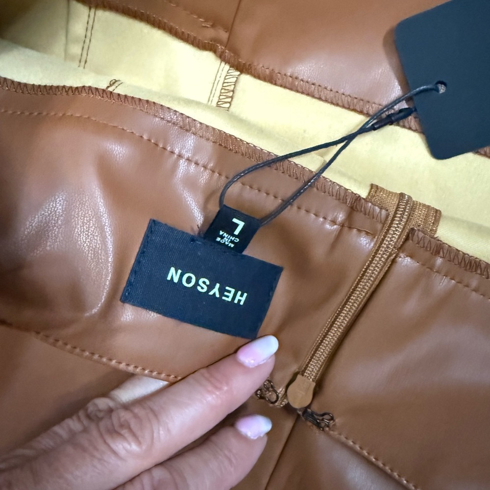 Heyson Brown Faux Leather Skirt NWT - Picture 3 of 3